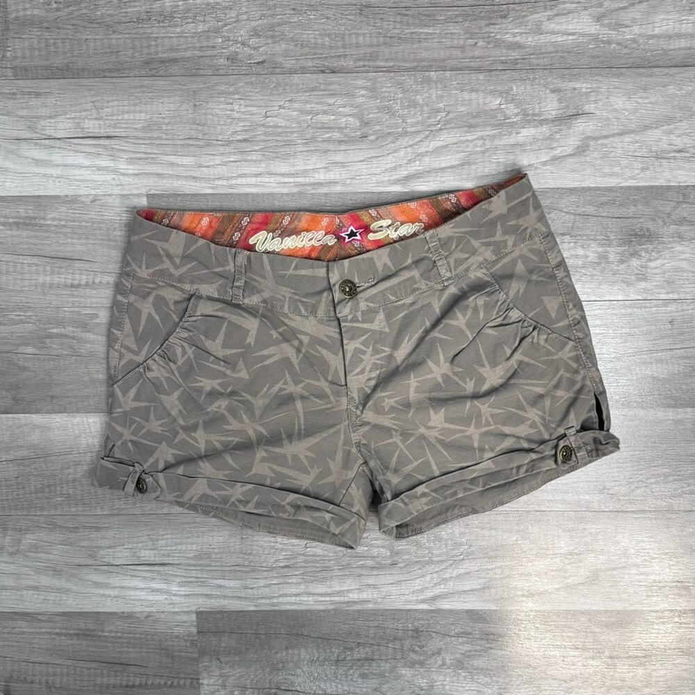 Printed Shorts Size 7 Y2K Skater Style Utility Pocket Button Detail Gray